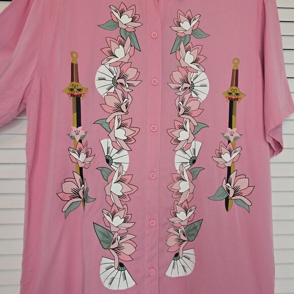 DISNEY X HER UNIVERSE Mulan Traditional Portrait Woven Button Up Shirt Pink Sz M - Picture 6 of 13